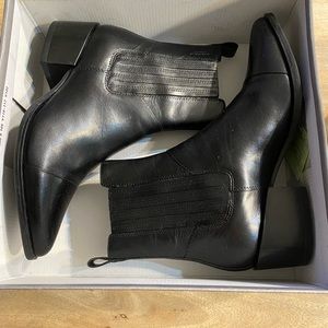 Vagabond shoemaker ankle boots.